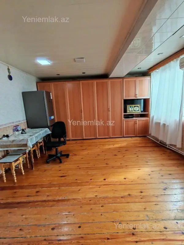 Satılır 4 otaqlı köhnə tikili 101 m²