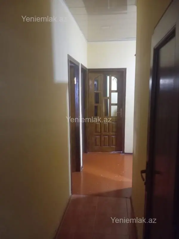 Satılır 4 otaqlı köhnə tikili 95 m²