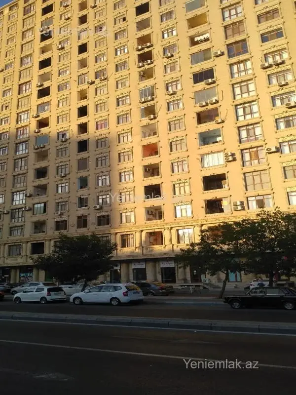 Satılır 4 otaqlı yeni tikili 176 m²