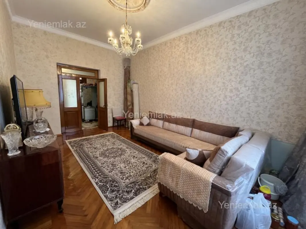 Satılır 3 otaqlı köhnə tikili 100 m²