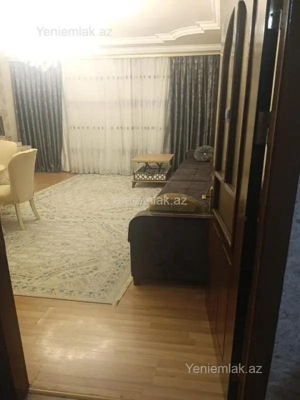 Satılır 3 otaqlı yeni tikili 130 m²
