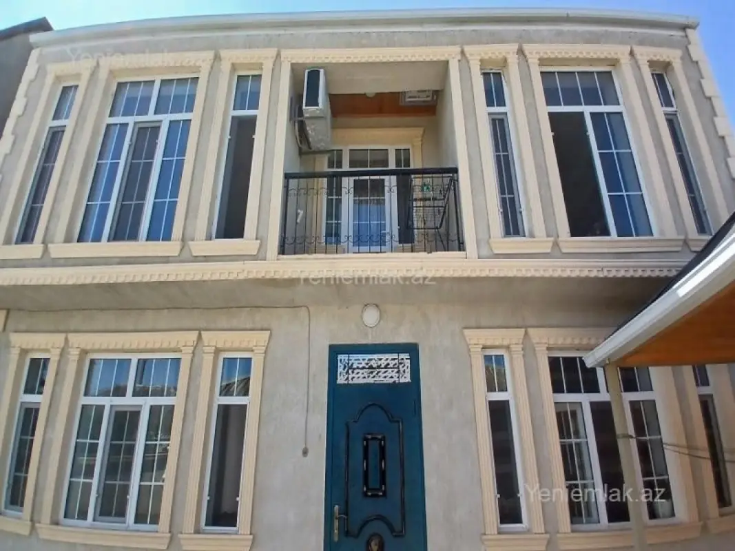 Satılır 5 otaqlı həyət evi 250 m²
