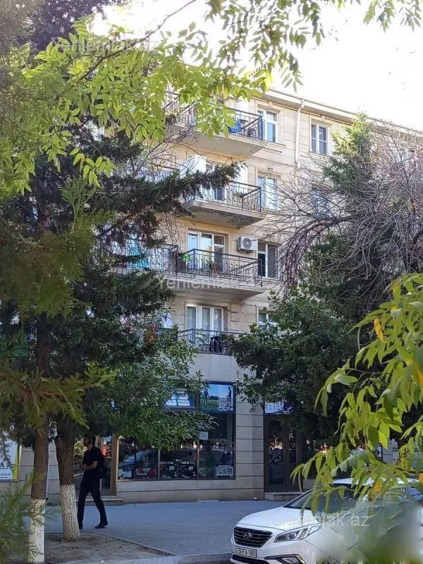 Satılır 3 otaqlı köhnə tikili 65 m²