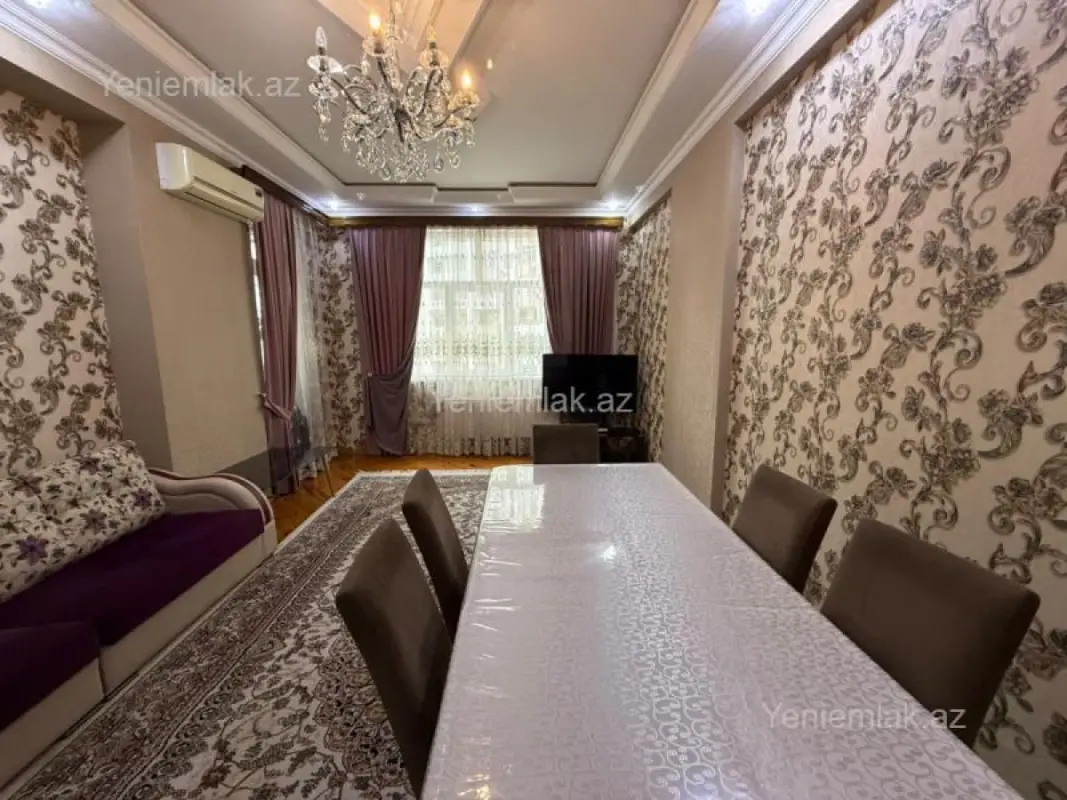 Satılır 3 otaqlı yeni tikili 130 m²