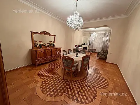 Satılır 4 otaqlı köhnə tikili 200 m² — Bakı, Nərimanov 4 otaq 200.00 m²