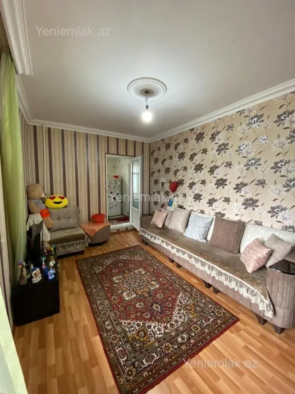 Satılır 2 otaqlı köhnə tikili 60 m²