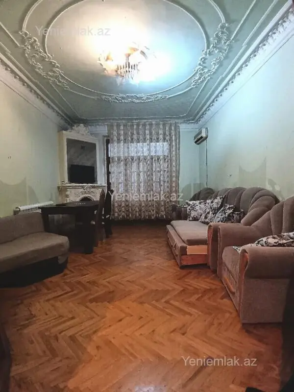 Satılır 3 otaqlı köhnə tikili 80 m²