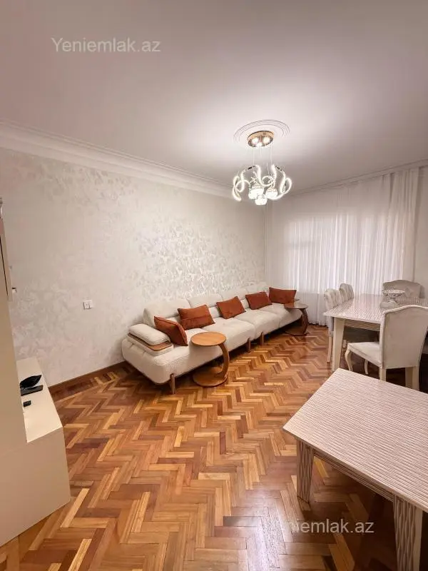 Satılır 3 otaqlı köhnə tikili 80 m²