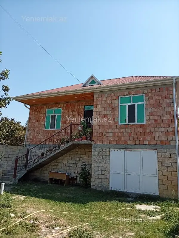 Satılır 3 otaqlı həyət evi 160 m²