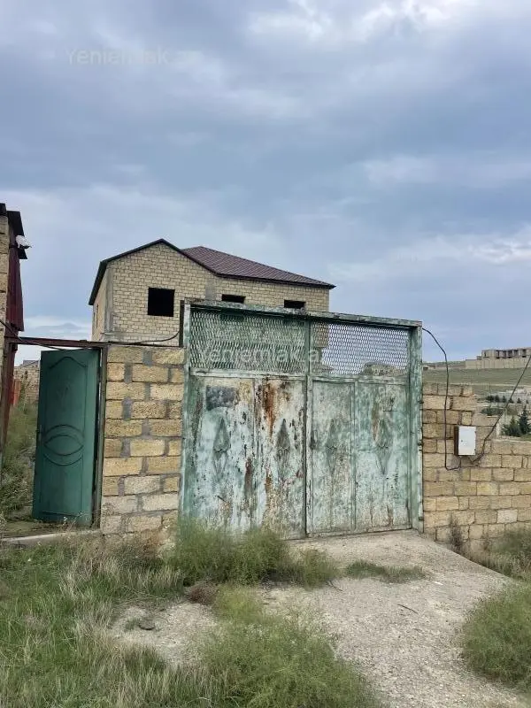 Satılır 7 otaqlı həyət evi 300 m²
