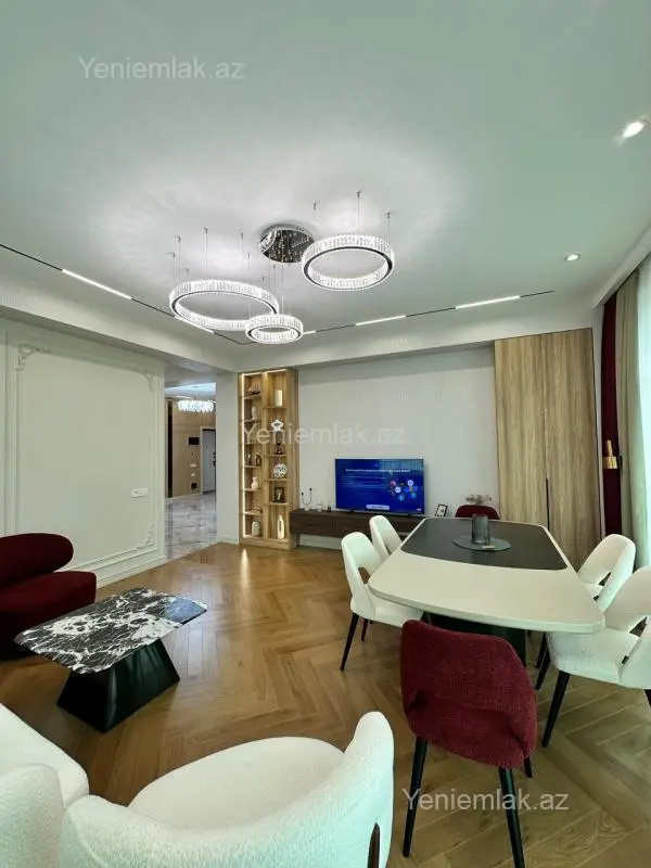 Satılır 3 otaqlı yeni tikili 127 m²