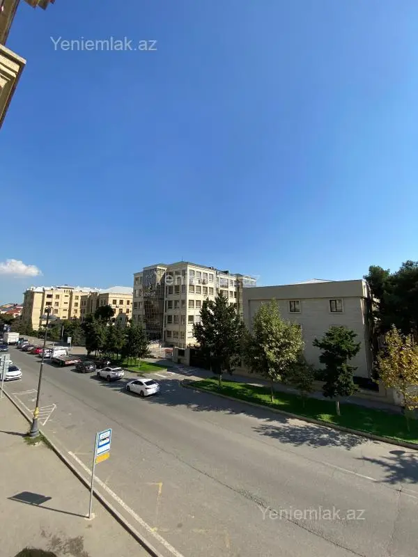 Satılır 2 otaqlı köhnə tikili 55 m²