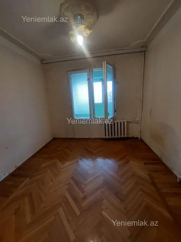 Satılır 3 otaqlı köhnə tikili 85 m²