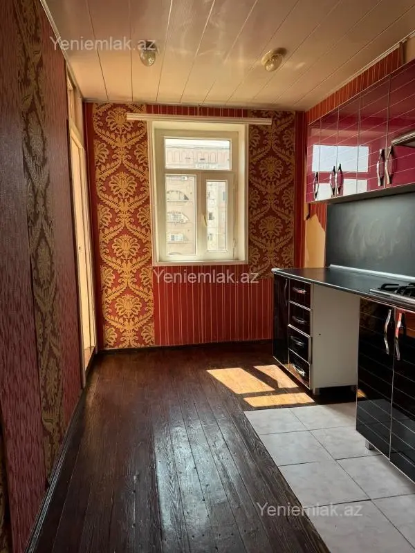 Satılır 3 otaqlı köhnə tikili 74 m²