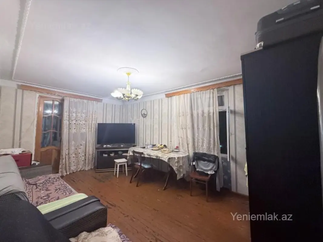 Satılır 1 otaqlı köhnə tikili 32 m²