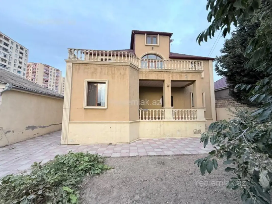 Satılır 6 otaqlı həyət evi 4 m²