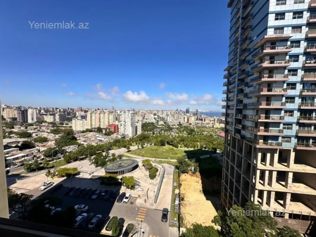 Satılır 4 otaqlı köhnə tikili 130 m²