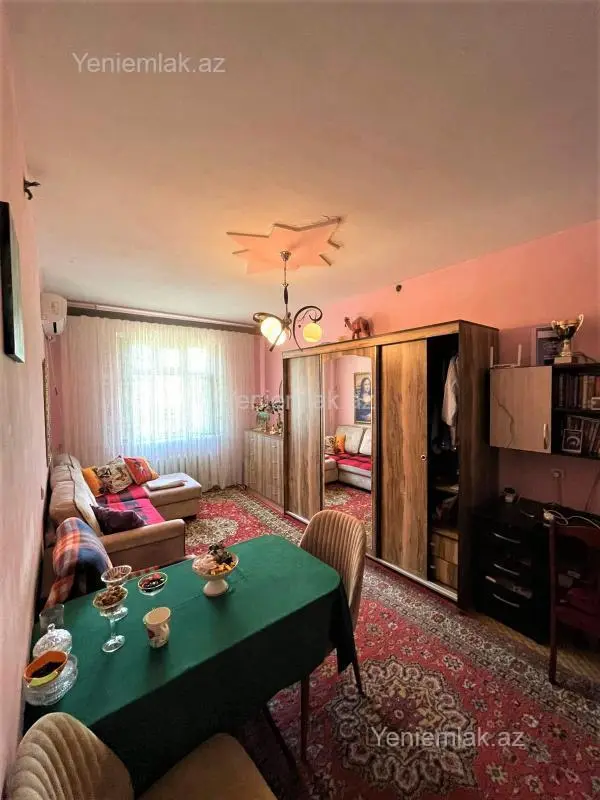 Satılır 3 otaqlı köhnə tikili 60 m²