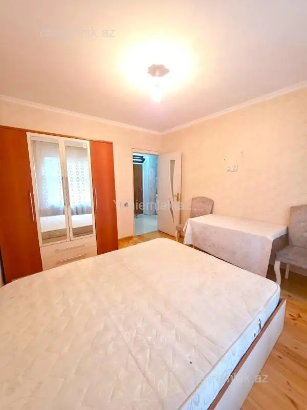 Satılır 2 otaqlı köhnə tikili 45 m²
