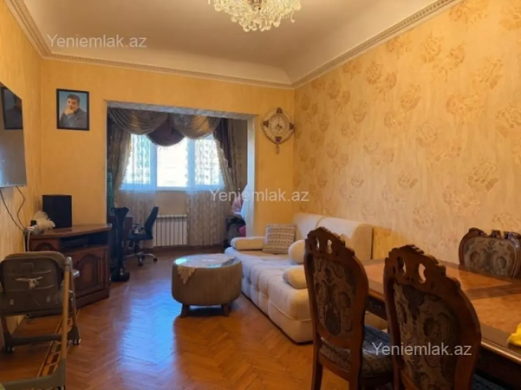 Satılır 2 otaqlı köhnə tikili 65 m²