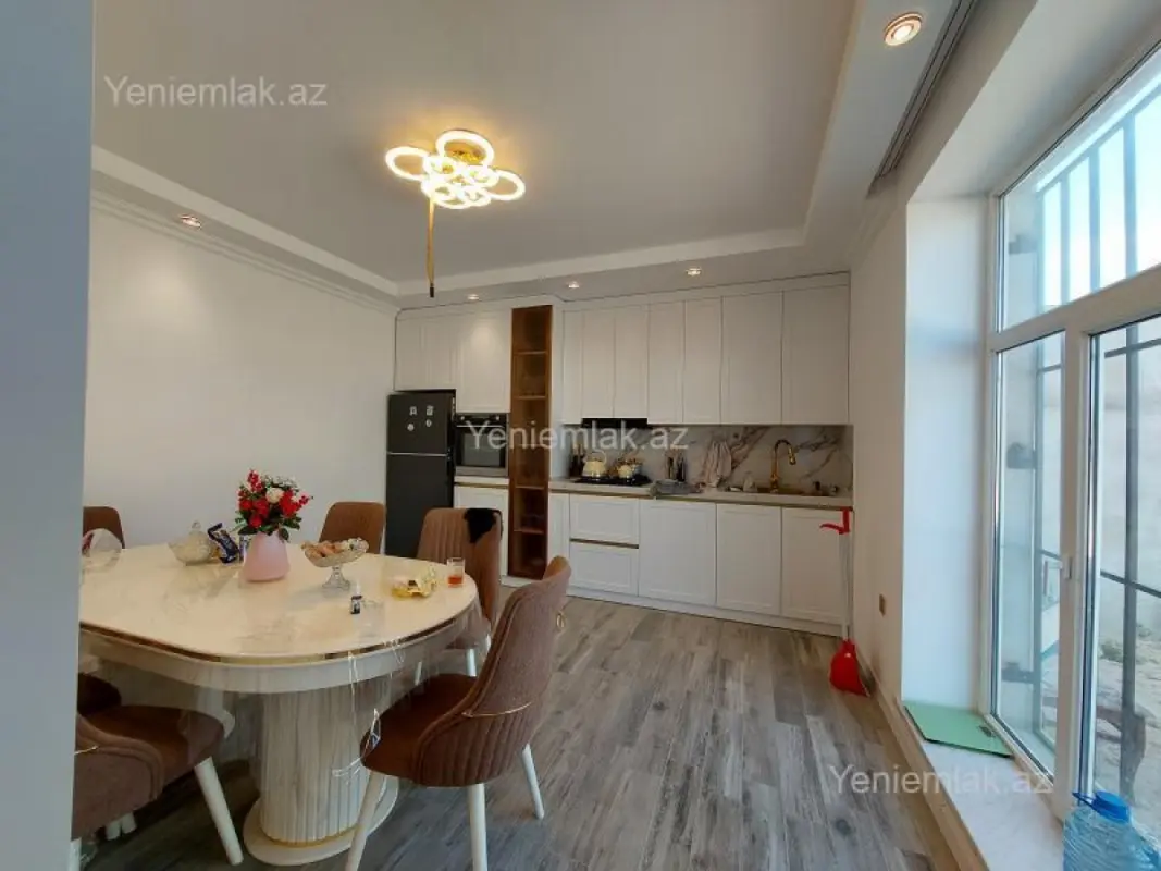 Satılır 4 otaqlı həyət evi 150 m²
