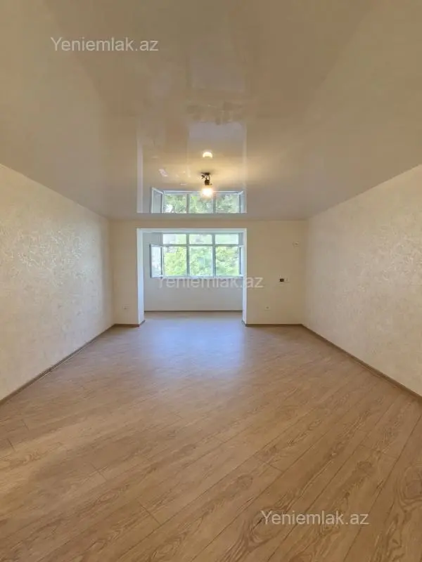 Satılır 2 otaqlı köhnə tikili 55 m²