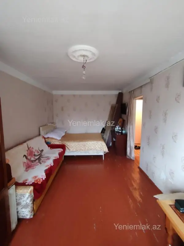 Satılır 1 otaqlı köhnə tikili 32 m²