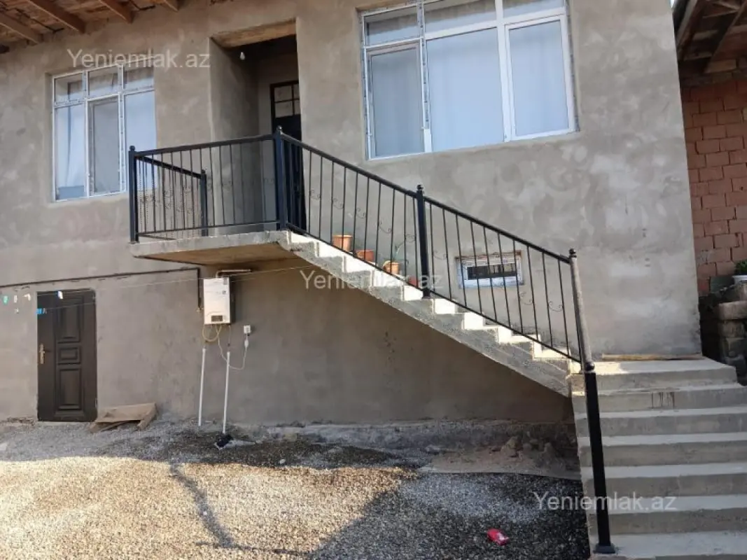 Satılır 3 otaqlı həyət evi 167 m²