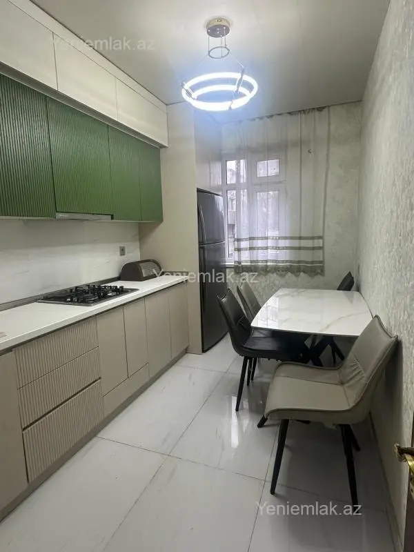 Satılır 3 otaqlı köhnə tikili 68 m²