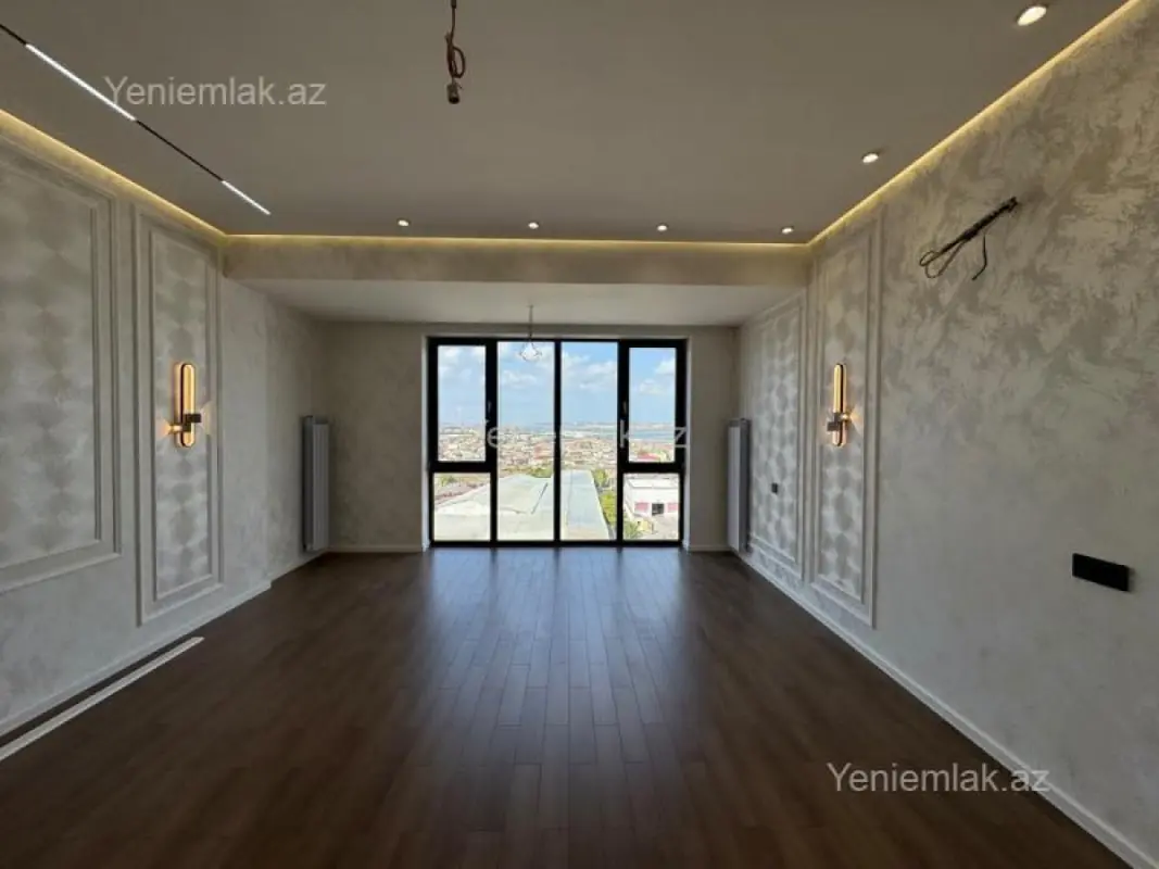 Satılır 3 otaqlı yeni tikili 136 m²