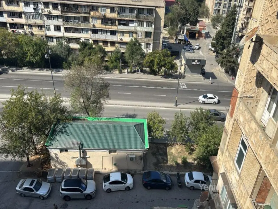 Satılır 2 otaqlı köhnə tikili 65 m²