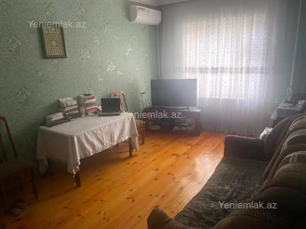 Satılır 2 otaqlı köhnə tikili 60 m²