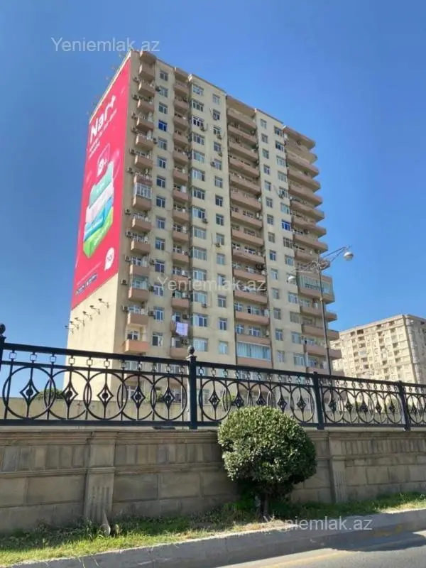Satılır 3 otaqlı yeni tikili 130 m²