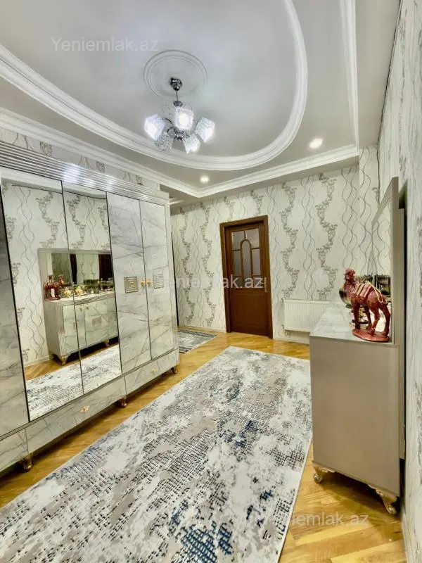 Satılır 3 otaqlı yeni tikili 100 m²