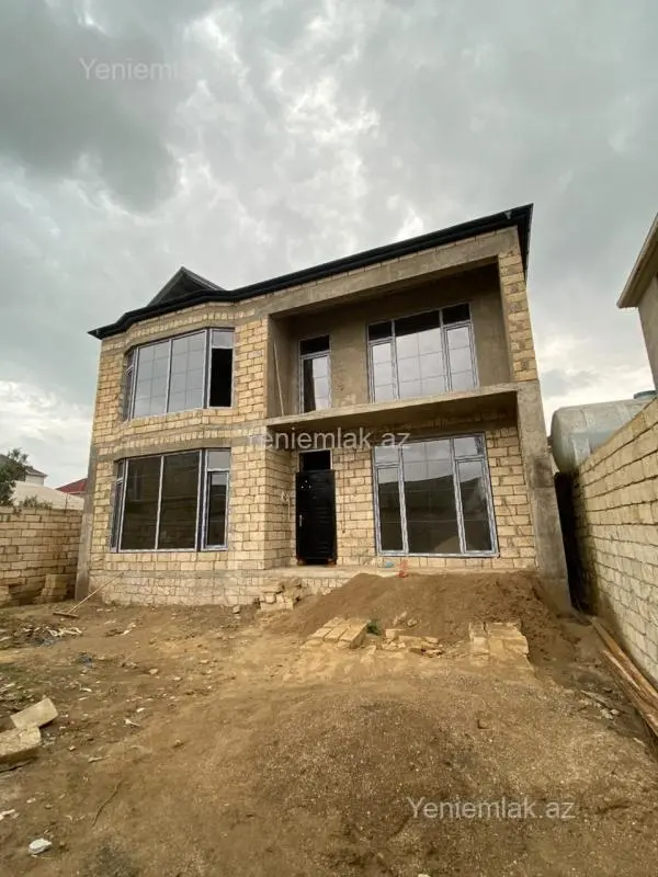 Satılır 4 otaqlı həyət evi 177 m²