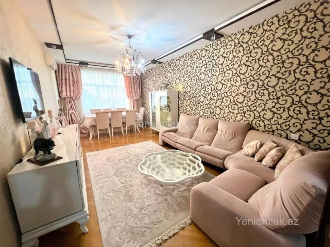 Satılır 3 otaqlı yeni tikili 120 m²