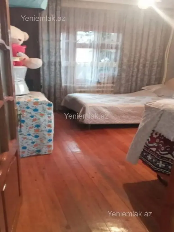 Satılır 2 otaqlı köhnə tikili 42 m²