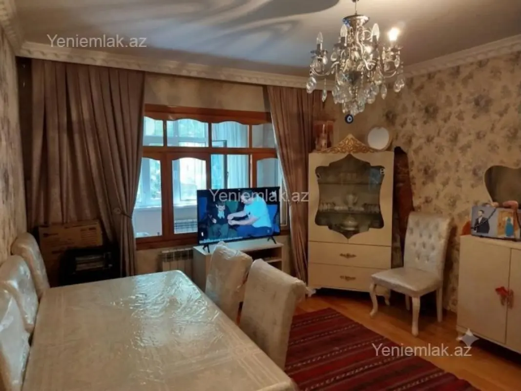 Satılır 2 otaqlı köhnə tikili 56 m²