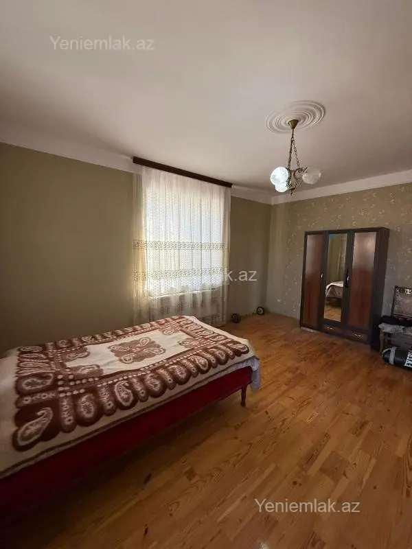Satılır 7 otaqlı həyət evi 400 m²