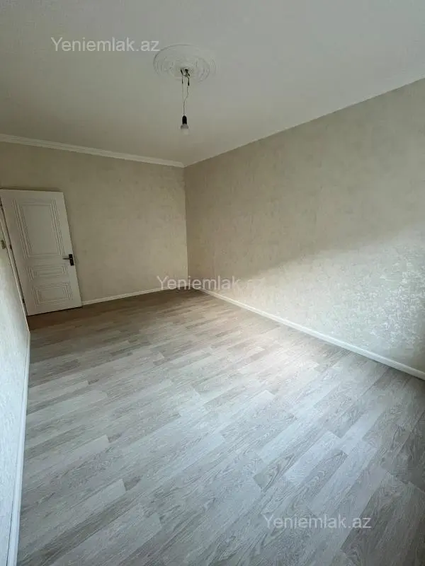 Satılır 2 otaqlı köhnə tikili 70 m²
