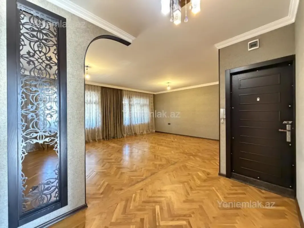 Satılır 4 otaqlı köhnə tikili 100 m²
