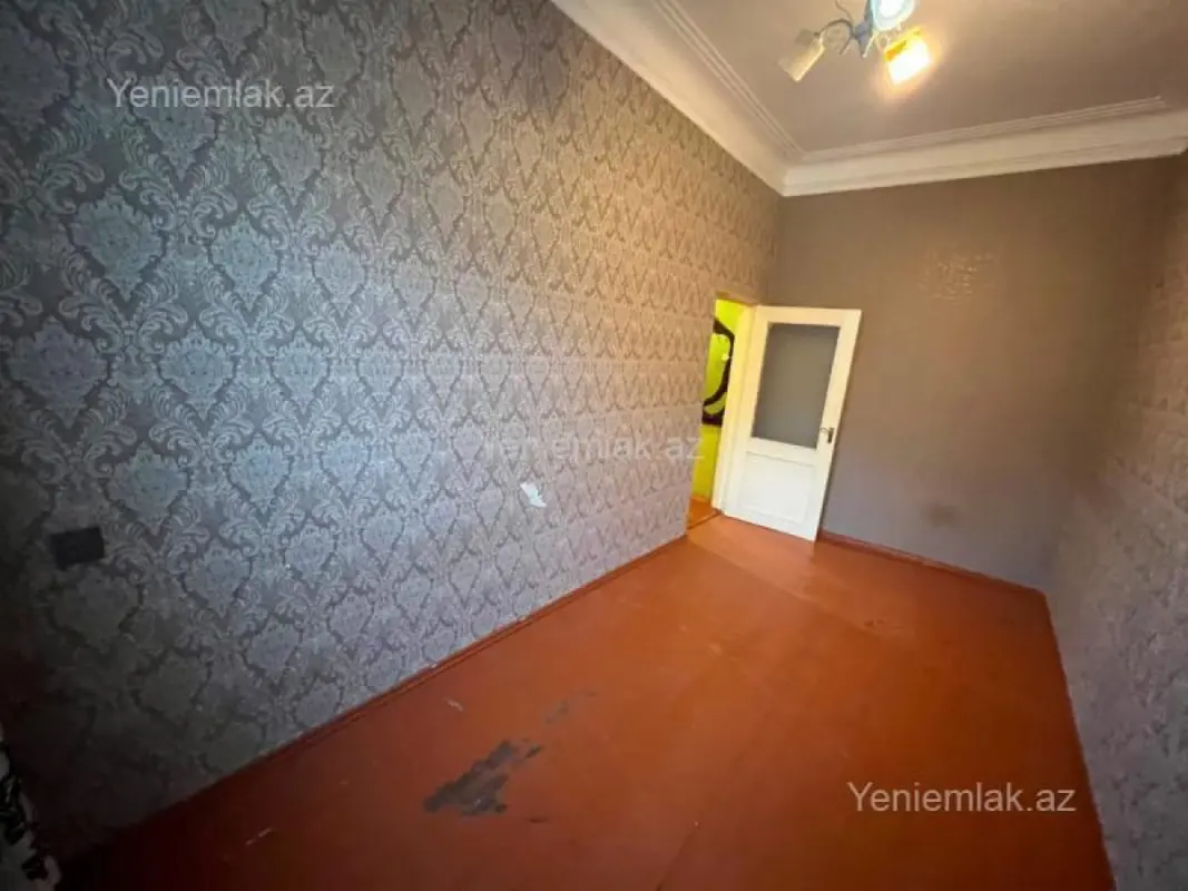 Satılır 2 otaqlı köhnə tikili 45 m²