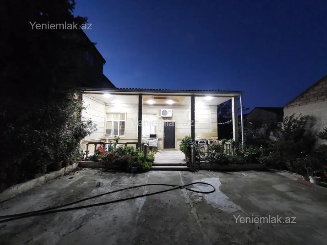 Satılır 4 otaqlı həyət evi 100 m²
