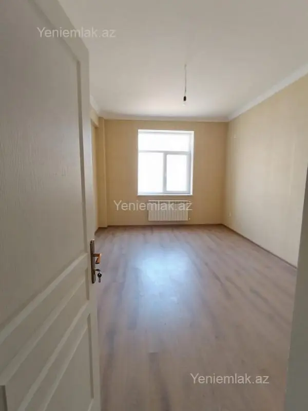 Satılır 4 otaqlı yeni tikili 105 m²