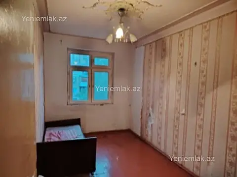 Satılır 3 otaqlı köhnə tikili 70 m² — Sumqayıt, 4-cü mikrorayon 3 otaq 70.00 m²