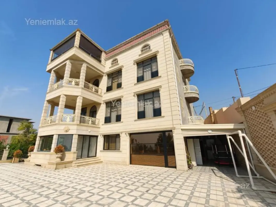 Satılır 8 otaqlı həyət evi 461 m²