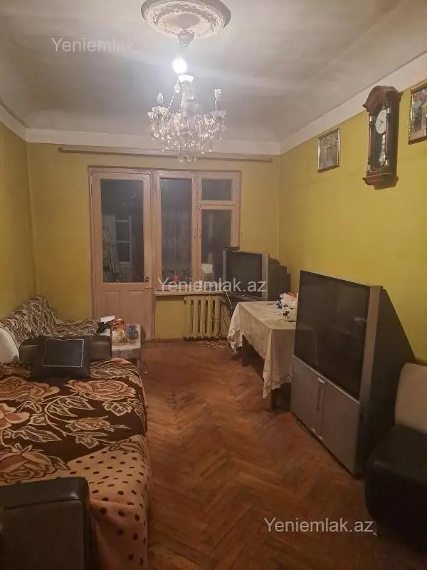 Satılır 4 otaqlı köhnə tikili 86 m²