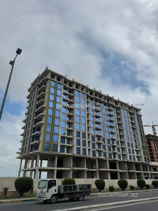 Satılır 4 otaqlı yeni tikili 195 m²