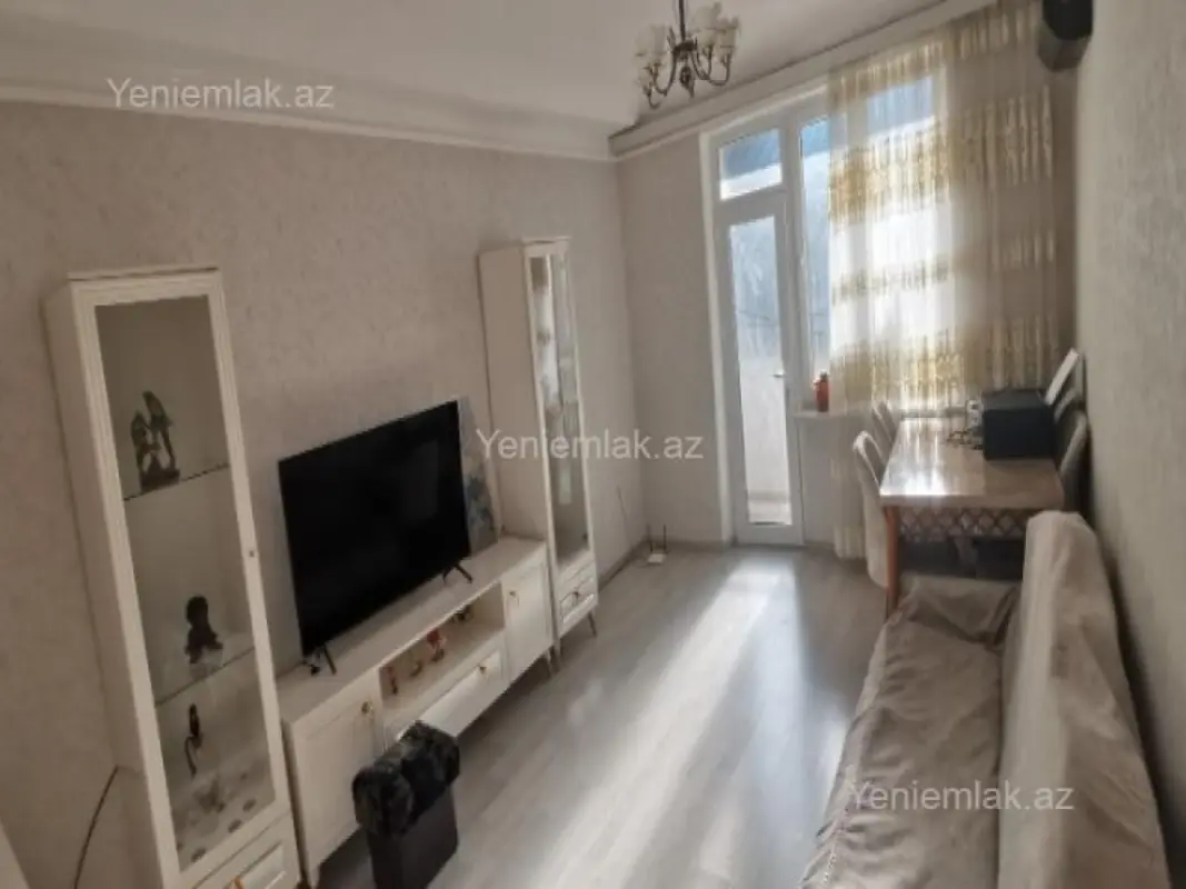 Satılır 3 otaqlı köhnə tikili 77 m²
