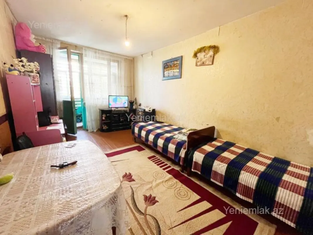 Satılır 2 otaqlı köhnə tikili 63 m²